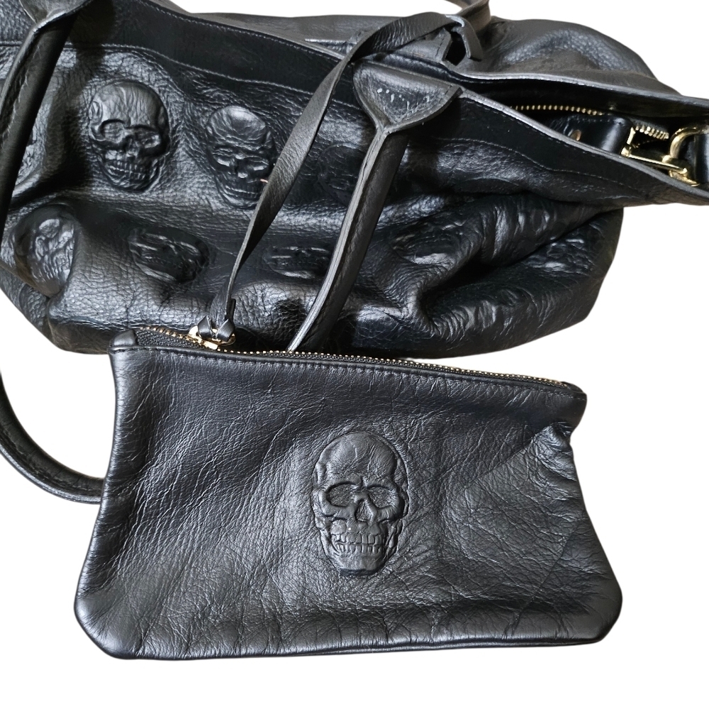 Black 100% Leather Skull Embossed Tote Made In Italy - Picture 13 of 16